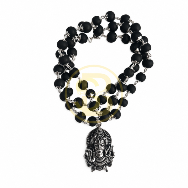 Karangali met Shiva Hanger